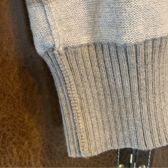 Grey Striped Sweater Vest  By American Eagle Outfitters Men’s Size M - Picture 6 of 15